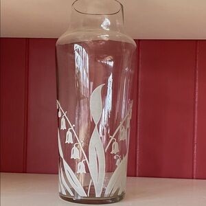 VTG hand painted Glass Vase with White Floral Lily of the Valley Design. 9”